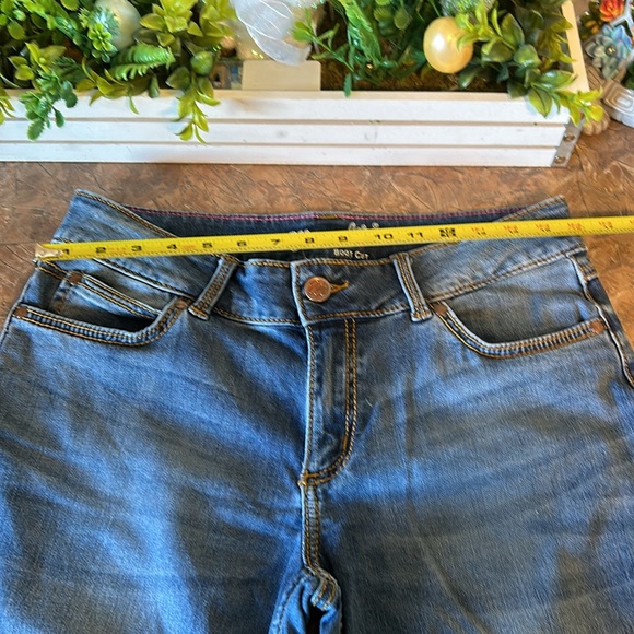 Wrangler women’s signature boot cut jeans - Picture 16 of 16